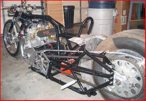 noisytoysracing_-_black007002.jpg