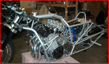 noisytoysracing_-_black008004.jpg